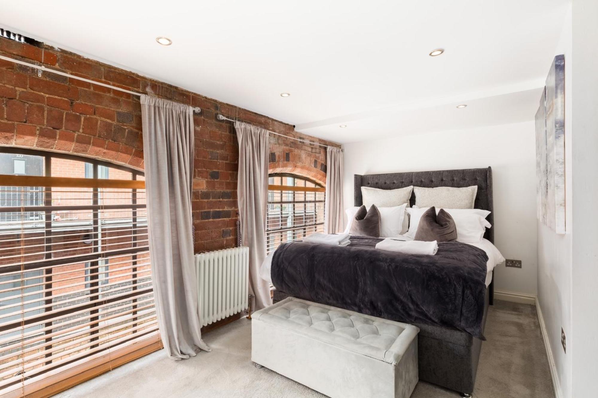 High End Luxury Townhouse In Jq, 4 Bedrooms, Flat Screen Tv In All Rooms, Free Parking, Near Birmingham City Centre Deposit Required Exterior foto