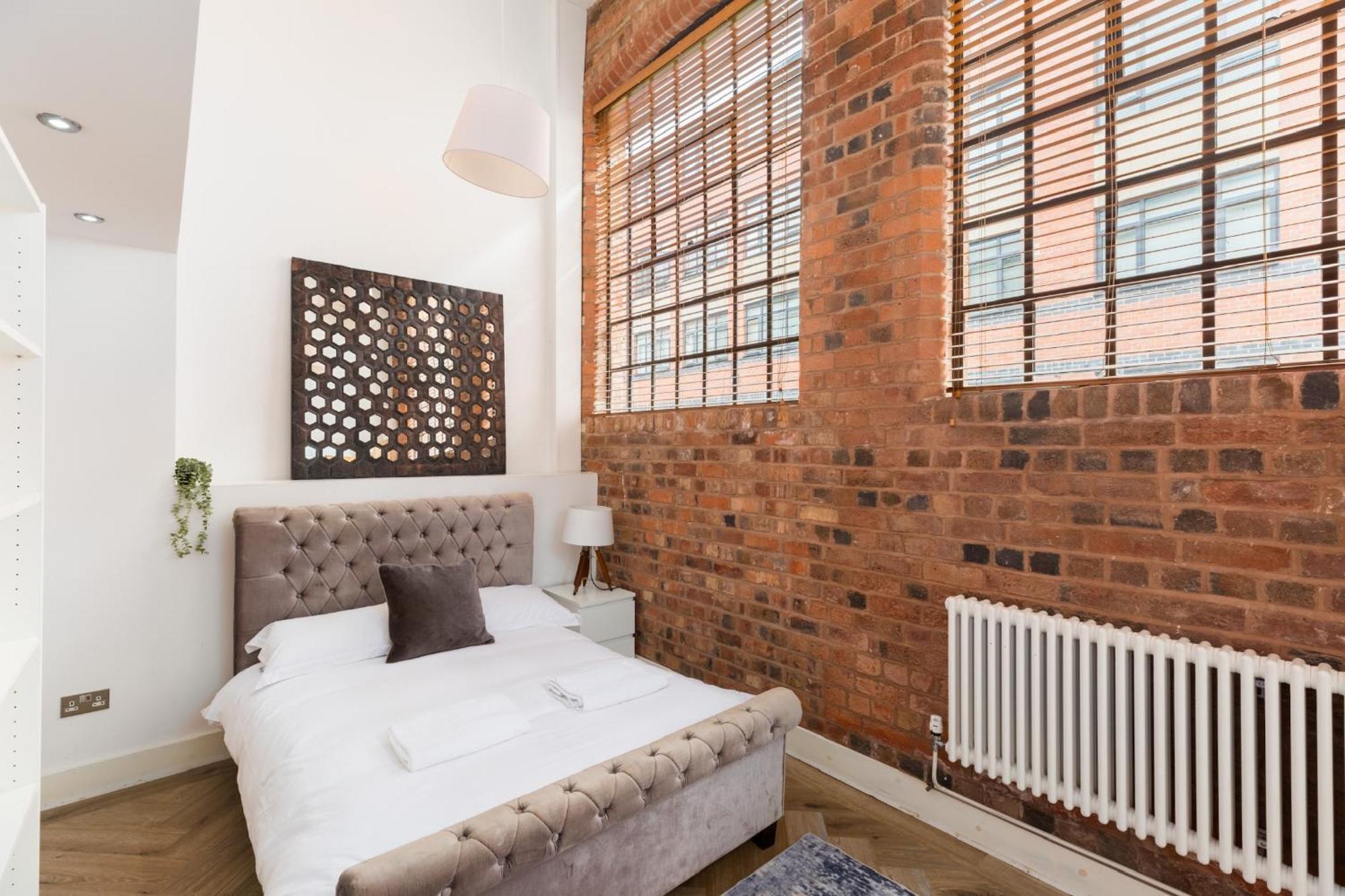 High End Luxury Townhouse In Jq, 4 Bedrooms, Flat Screen Tv In All Rooms, Free Parking, Near Birmingham City Centre Deposit Required Exterior foto